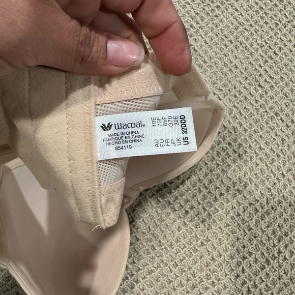 Wacoal Cream Seamless Strapless Bra with Contour - Picture 5 of 6
